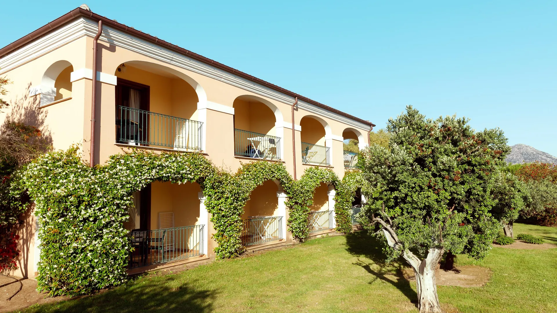 Club Hotel Orosei Beach 4*,